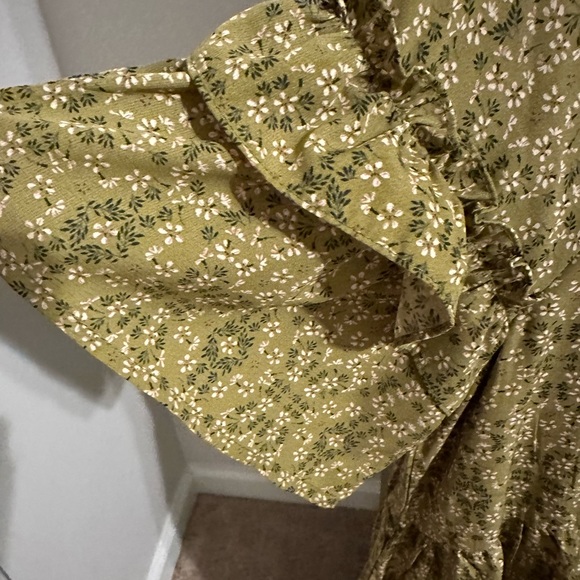 Olive floral dress - Picture 7 of 9